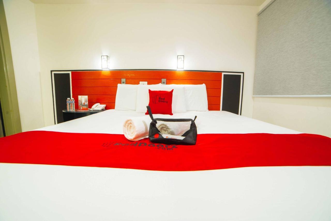 Reddoorz Plus Near San Pedro Cathedral Davao Zewnętrze zdjęcie